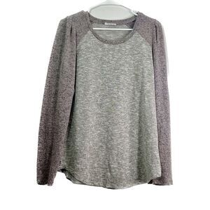 Maurices women’s medium oversized, long sleeve stretchy, basic top‎